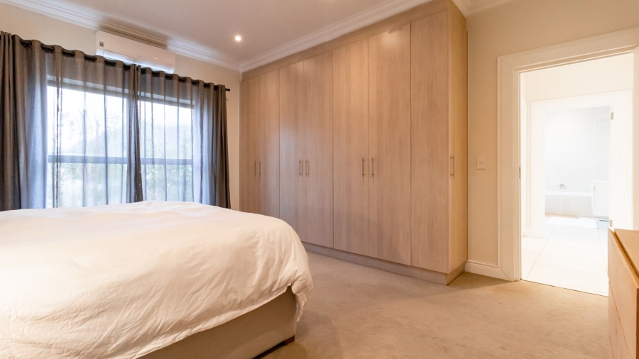 2 Bedroom Property for Sale in Bishopscourt Western Cape